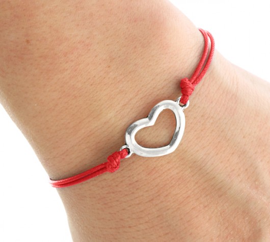 Simply Charm - Red twine with heart. Lavoga