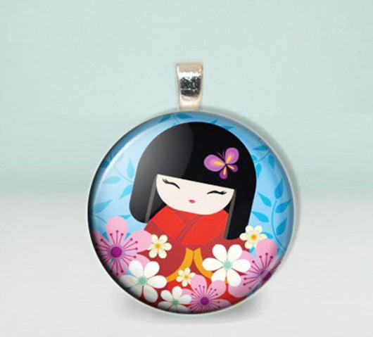 Wisior z grafiką -&quot;kokeshi&quot; XXXDiamicArt