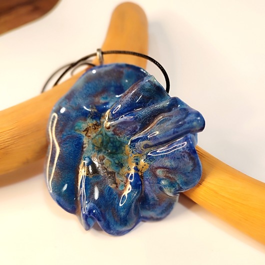 wisiory Wisiorek, naszyjnik ceramiczny "Kwiat Maku"