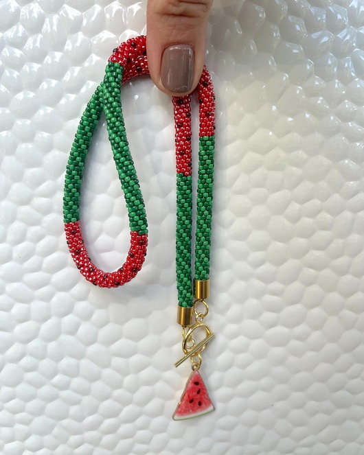 naszyjniki - inne Naszyjnik ze Szklanych Koralików z Zawieszką