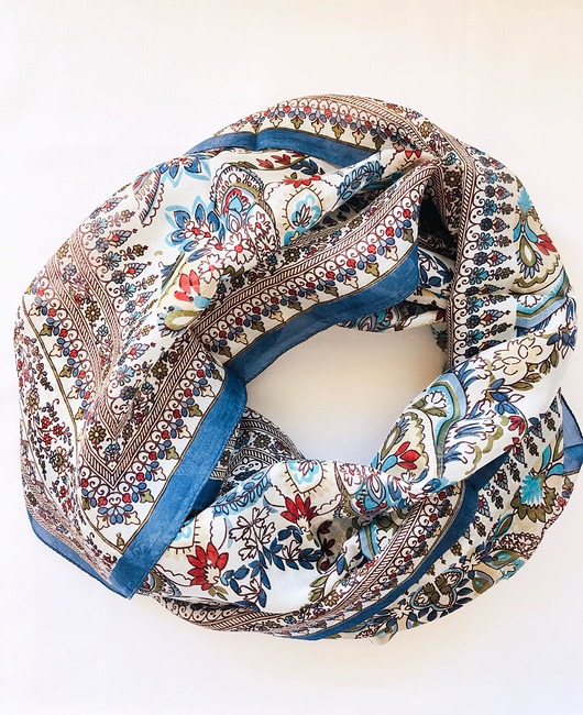 SZAL jedwabny orient wielobarwny. BOHO STREET WEAR