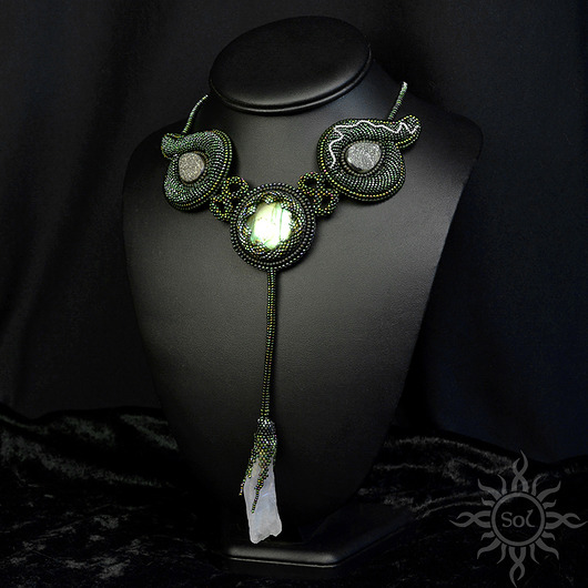 wisiory Druid Jewel, naszyjnik z labradorytem i kwarcem