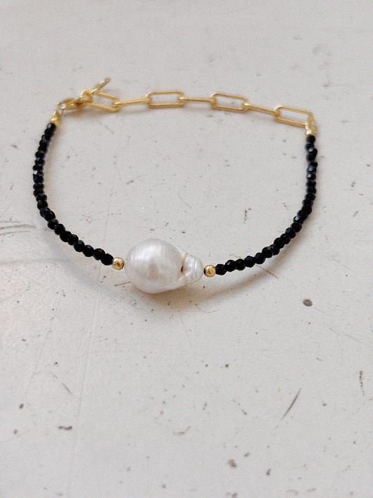bransoletki z kamieni naturalnych Bransoletka czarna Onyks z perłą
