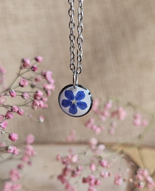 wisiory Srebrna zawieszka z niezapominajką niezapominajka