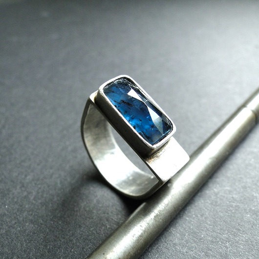 pierścionki srebrne Pierścień Morski kianit 003