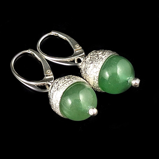 kolczyki srebrne Kolczyki srebrne jadeit- wiosenne żołędzie