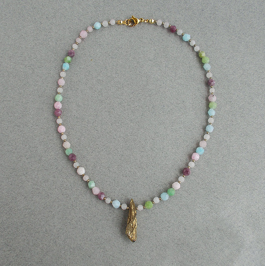 kolie Pokusa Naszyjnik pastelowe kamienie