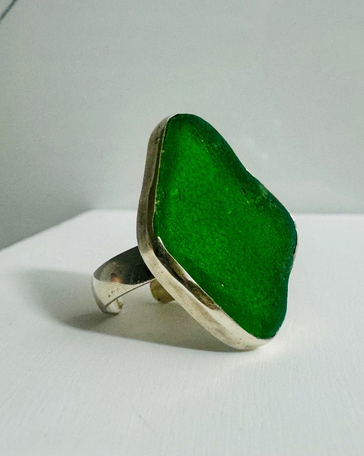 pierścionki srebrne Srebrny pierścionek regulowany ze szkłem morskim