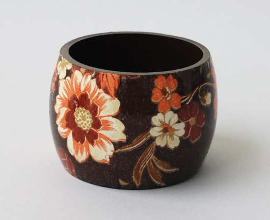 Retro flower artrachela