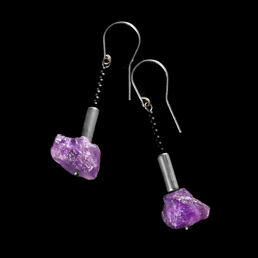 kolczyki z kamieniami Kolczyki z ametystem i hematytem. [SK21]