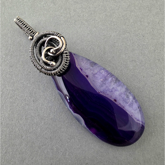 wisiory Cecille - Tajemniczy fiolet agatu - wisiorek wire-wrapping
