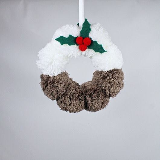 wianki bożonarodzeniowe Świąteczny wianek z pomponów PUDDING