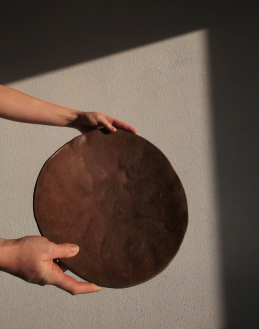 patery i talerze Patera, talerz ceramiczny na nóżkach