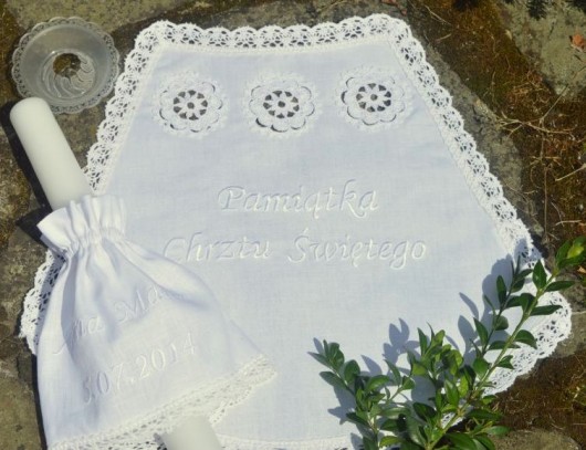 Komplet do Chrztu: szatka i świeca! Koronka III Monart