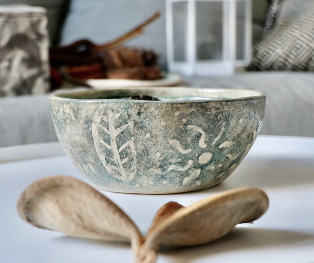 miski i misy Reliefowe malowidła  - zielona misa ceramiczna