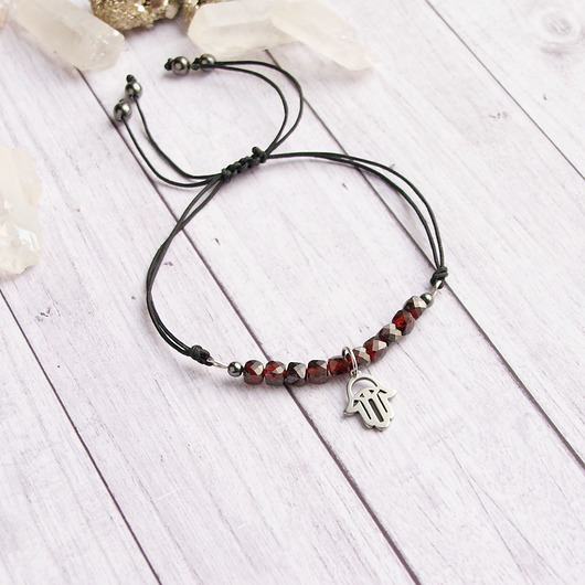 bransoletki z kamieni naturalnych Amulet - granat & hamsa - odwaga, ochrona
