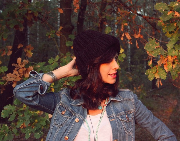Czarna czapka beanie z wełną Mademoiselle Patrini