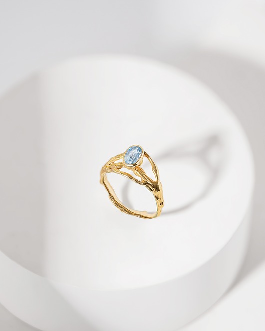 pierścionki złote Pierścionek z kolekcji Twigs z topazem