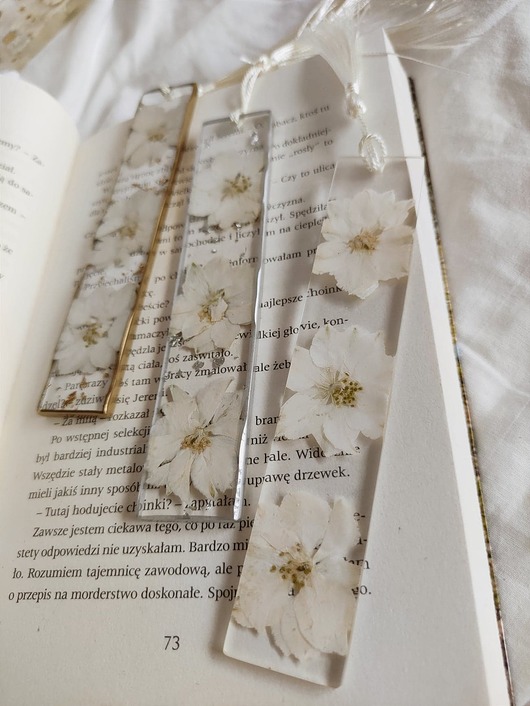 zakładki do książek Zakładka do książki z żywicy - białe kwiaty 14 cm