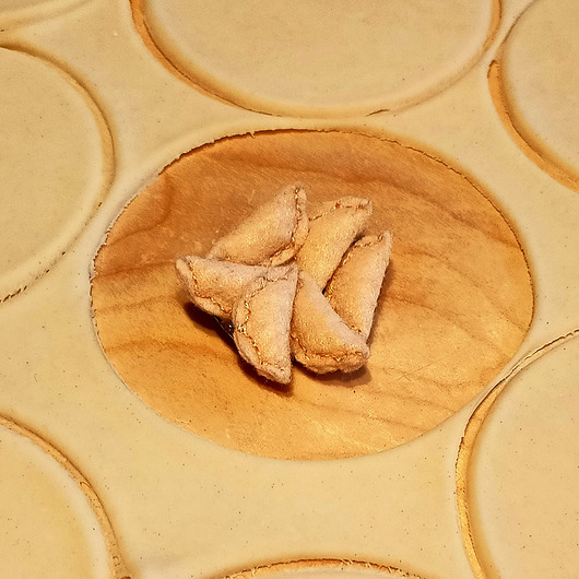 broszki Broszka typu porcja pierogów z filcu