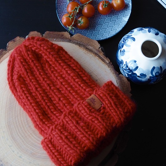 czapki damskie Czapka czerwona z wełny peruwiańskiej HANDMADE