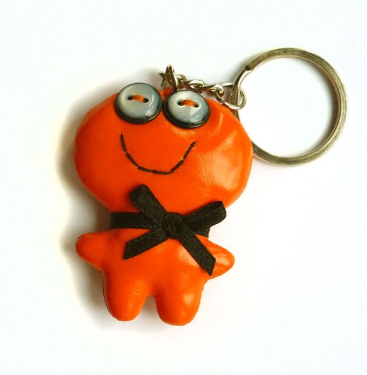 Mini voodoo brelok pomarańczowy alelale