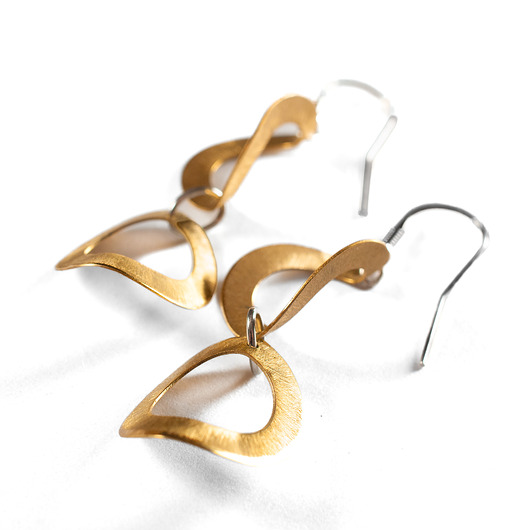 kolczyki z mosiądzu Kolczyki z mosiądzem. [PK12]