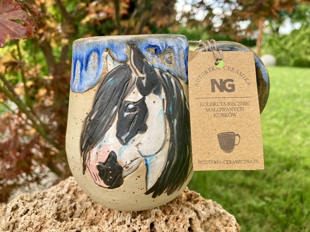 Kubek ręcznie malowany "Koń NG Autorska bizuteria ceramiczna