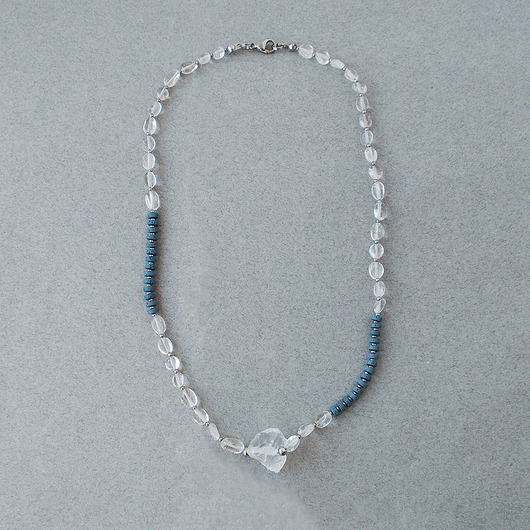 kolie Kryształ górski i niebieska  lawa Naszyjnik