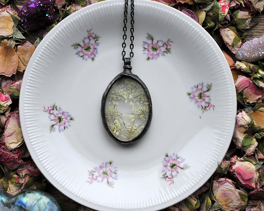 wisiory Kwiaty Królowej