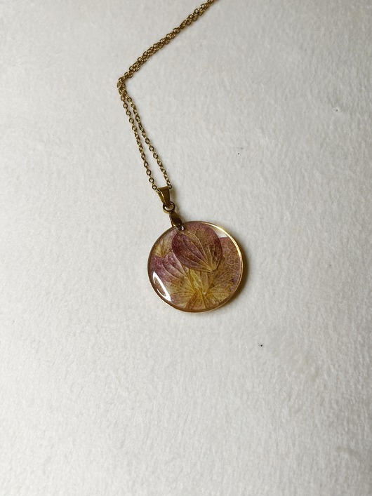 złote naszyjniki Naszyjnik z płatkami hortensji Biżuteria z kwiatami Blask Natury