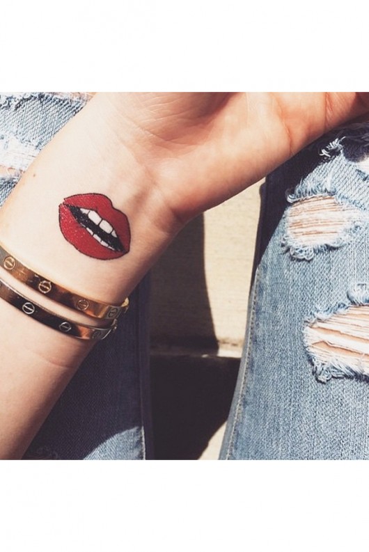 Tatuaż Lips Miss Trouble