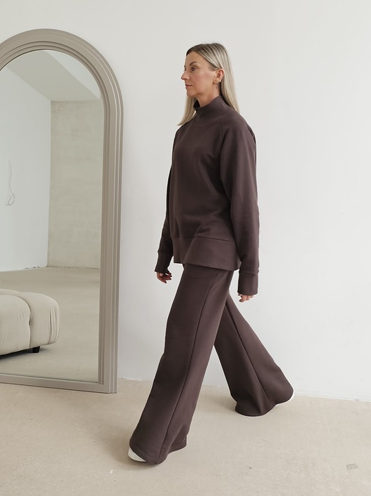 komplety damskie Kanani komplet spodnie dzwony i bluza z golfem czekoladowy