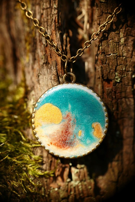 wisiory Wisiorek z  żywicy - Świt