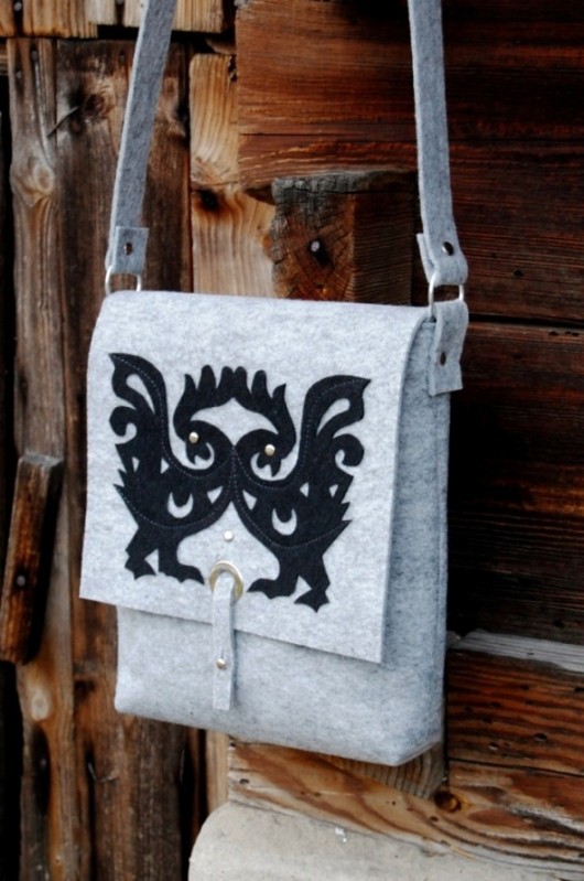 ko ko ETNO INSPIRED felt bag  boom boom room