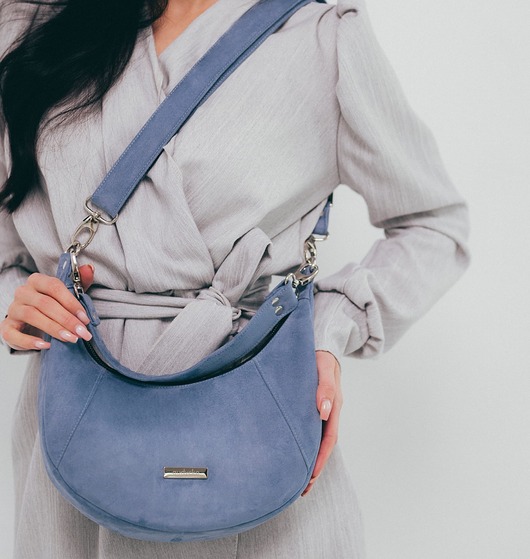 torby na ramię Mini HOBO z nubuku ekologicznego w kolorze dżinsowym
