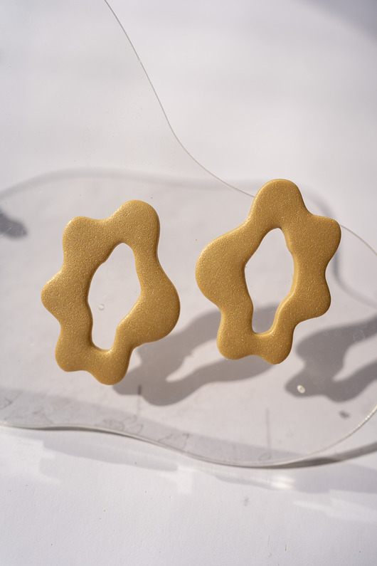 kolczyki z masy plastycznej Kolczyki sztyfty organiczny kształt wiggly