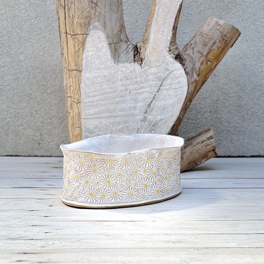 miski i misy Owalna misa na owoce w stokrotki