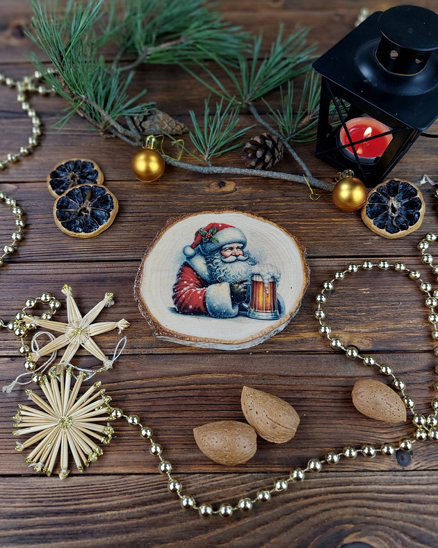 ozdoby choinkowe Brzozowa podkładka pod kubek, świąteczna zawieszka - piwny Mikołaj