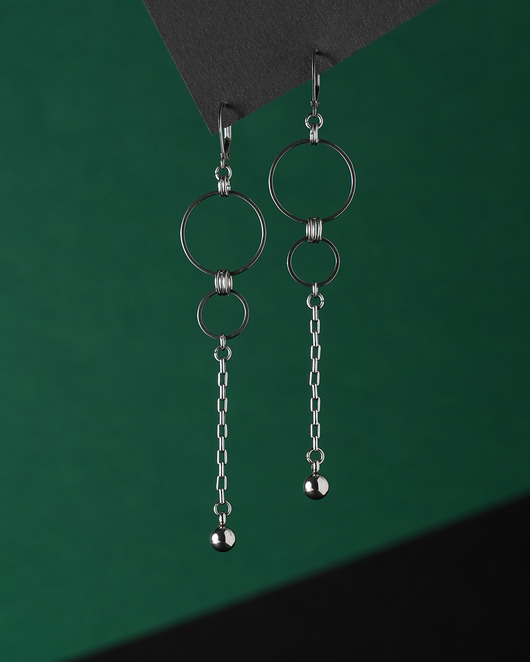 kolczyki srebrne Długie kolczyki ze stali z kółkami i kuleczkami