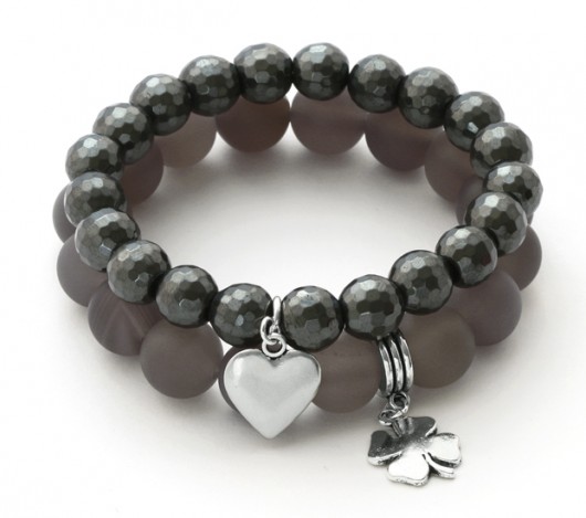 Mat agate & hematite in steel set with pendants. Lavoga