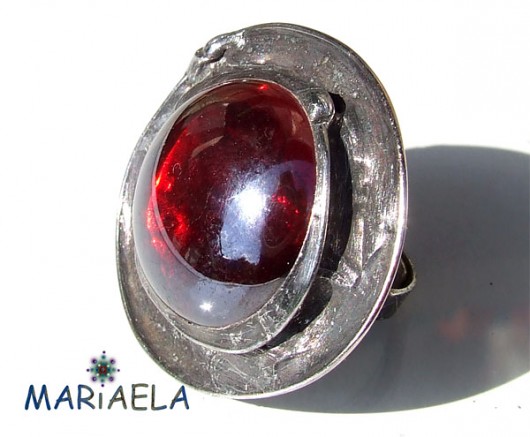 PROSTOTA CZERWIENI MARIAELA