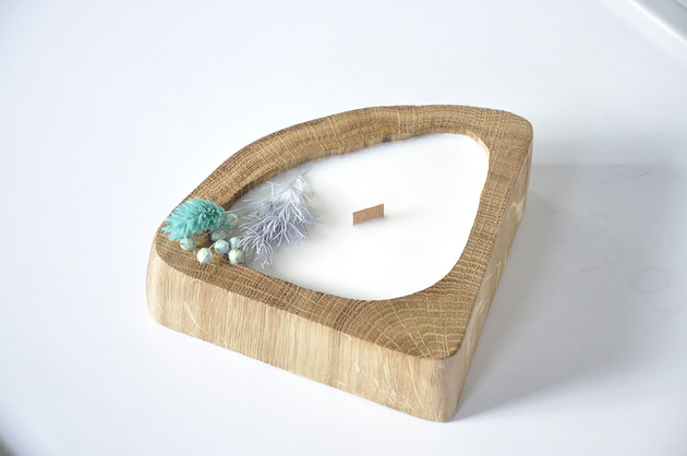 świeczniki i świece Świeca sojowa zapachowa - w drewnie dębu /truskawka/