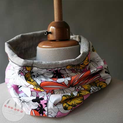 ::: GREY FLOWER ::: uniqo