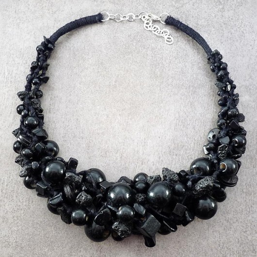 black in black galeria nuit