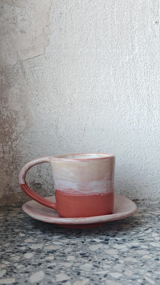 filiżanki Koralowa filiżanka z talerzykiem