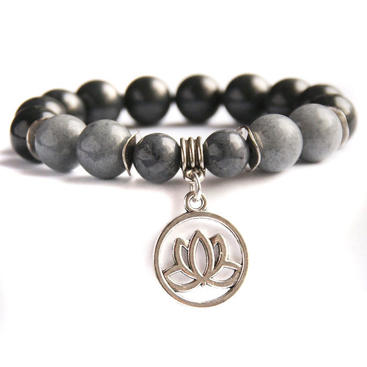 shades of grey :: lotus flower kaktusia