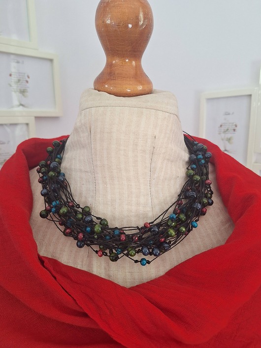 korale Letni Naszyjnik lniany z kolorowym drewnem.Stonowany