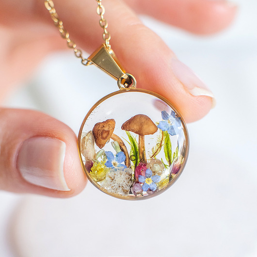 wisiory Naszyjnik z leśną kompozycją