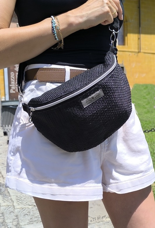 saszetka nerka Czarna nerka  pleciony materiał boho na ramię